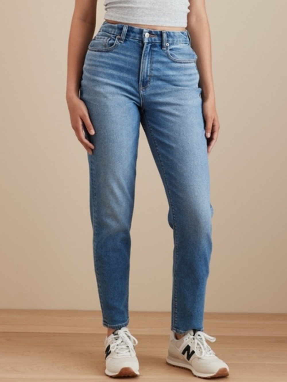 American Eagle Curvy Mom Jeans Size 2